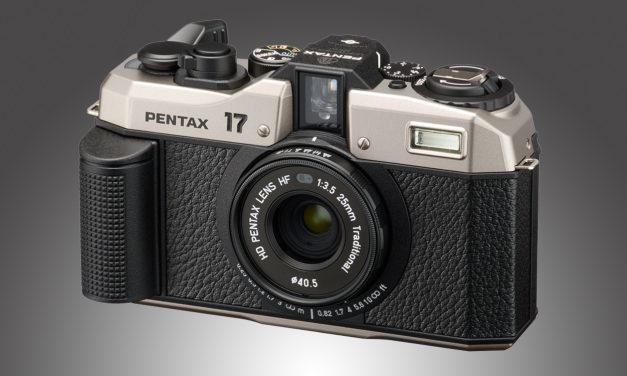 Pentax kommt mit der analogen Pentax 17 für Fotos im Smartphonestyle